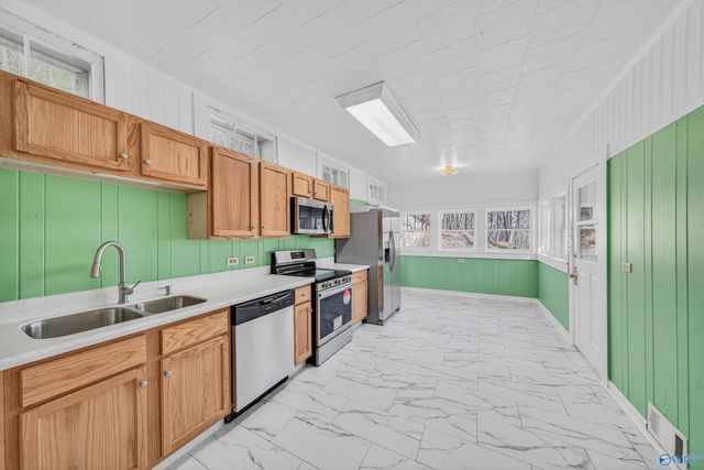 17 High Avenue, Valley Head, AL 35989