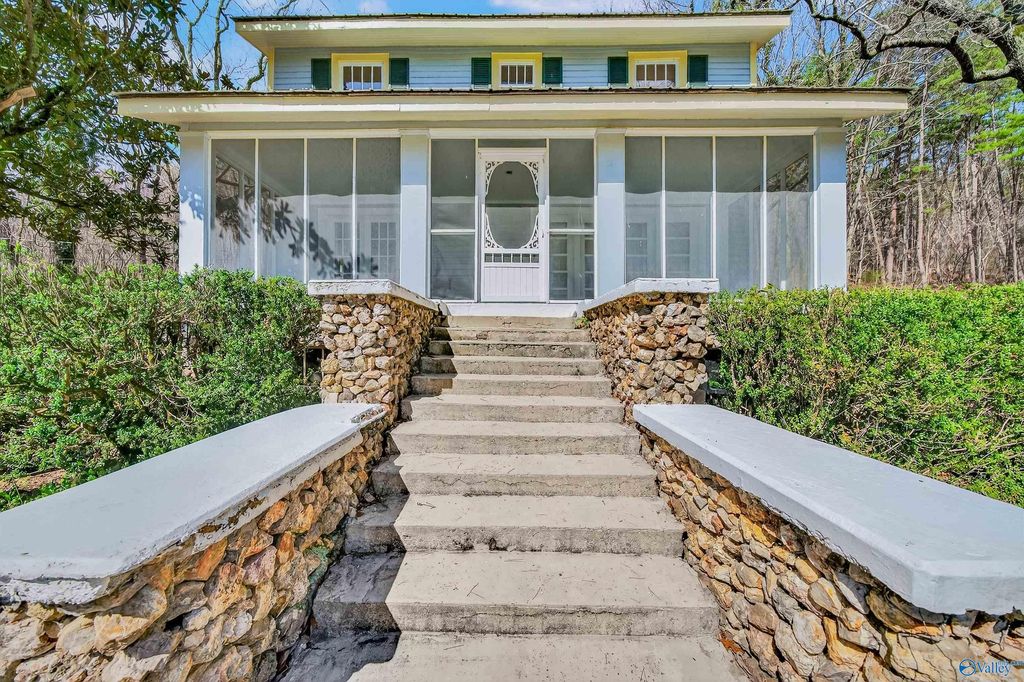 17 High Avenue, Valley Head, AL 35989