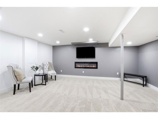 128 Willow Pl N, Broomfield, CO 80020