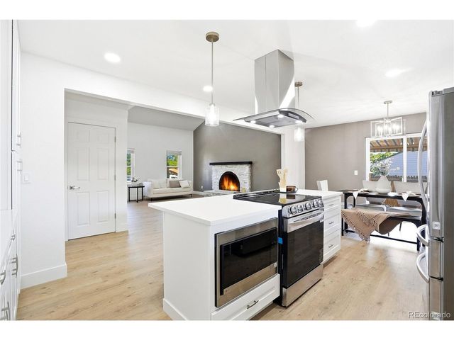 128 Willow Pl N, Broomfield, CO 80020