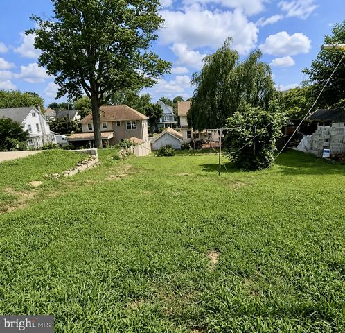 221 ARDMORE AVE, Upper Darby, PA 19082