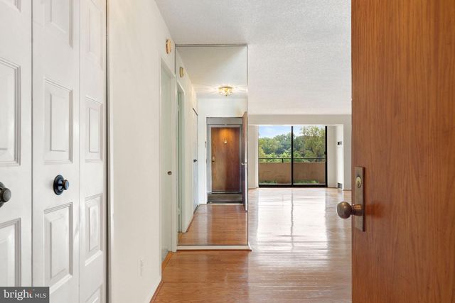 1800 OLD MEADOW RD #1218, Mclean, VA 22102