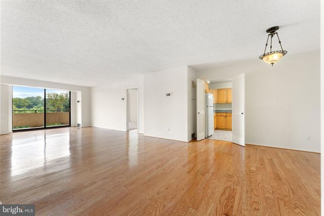 1800 OLD MEADOW RD #1218, Mclean, VA 22102