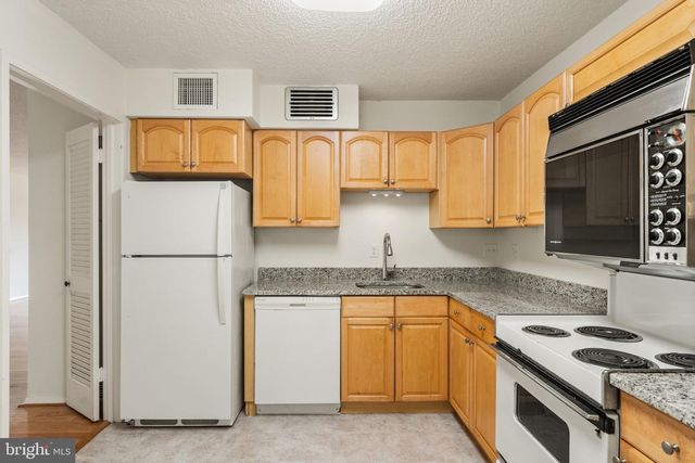 1800 OLD MEADOW RD #1218, Mclean, VA 22102