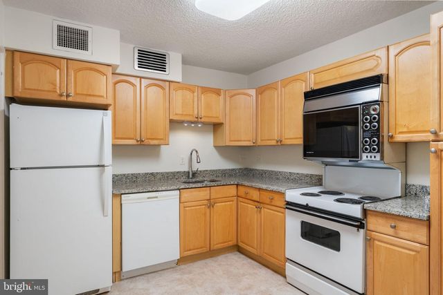 1800 OLD MEADOW RD #1218, Mclean, VA 22102