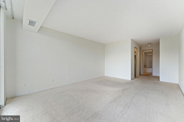 1800 OLD MEADOW RD #1218, Mclean, VA 22102