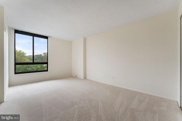 1800 OLD MEADOW RD #1218, Mclean, VA 22102