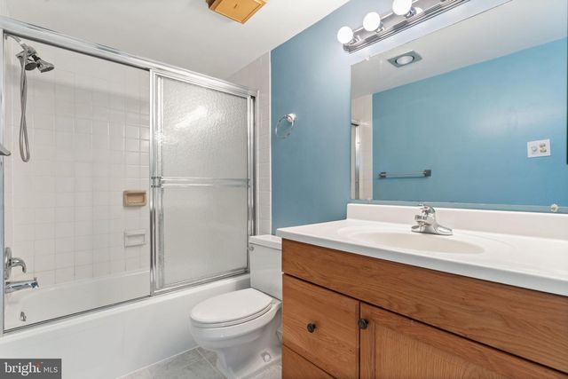 1800 OLD MEADOW RD #1218, Mclean, VA 22102