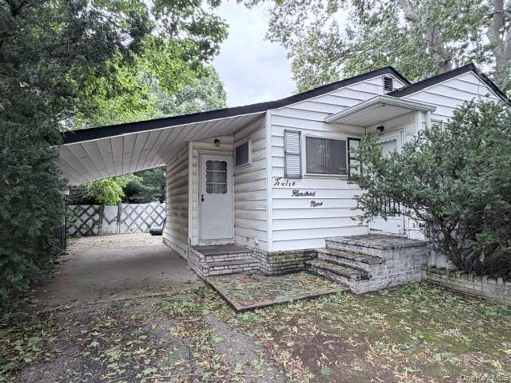 1209 Udall Road, Bay Shore, NY 11706