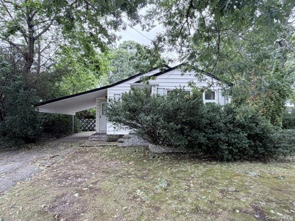 1209 Udall Road, Bay Shore, NY 11706 — photo 2