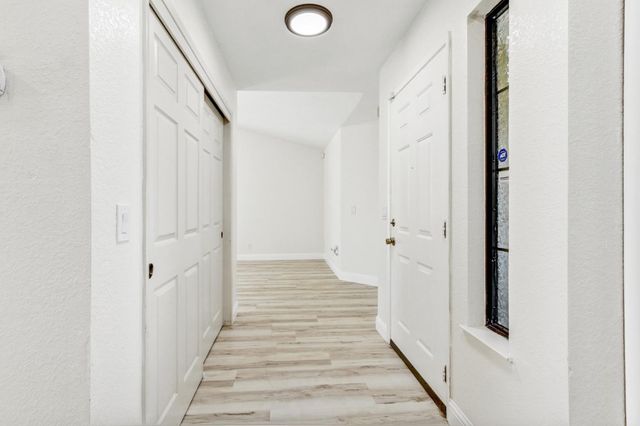 5112 Laguna Park Dr, Elk Grove, CA 95758