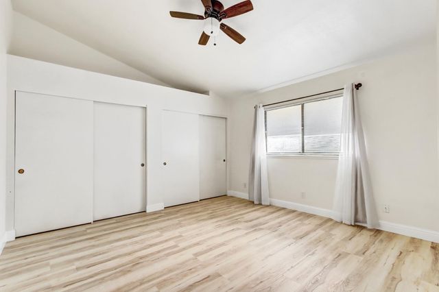 5112 Laguna Park Dr, Elk Grove, CA 95758