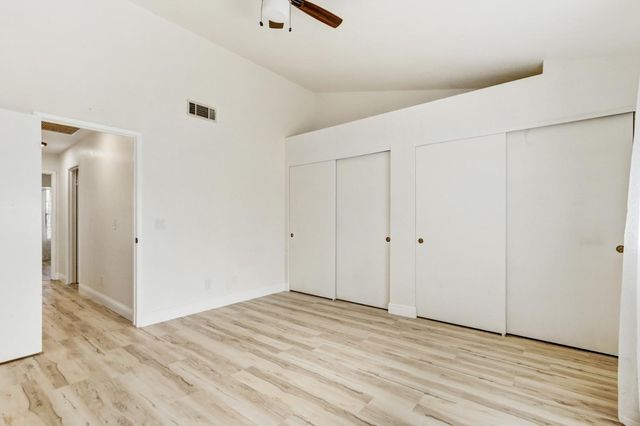 5112 Laguna Park Dr, Elk Grove, CA 95758