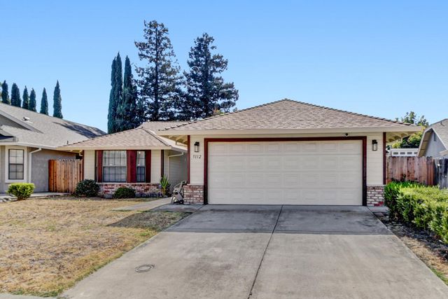 5112 Laguna Park Dr, Elk Grove, CA 95758