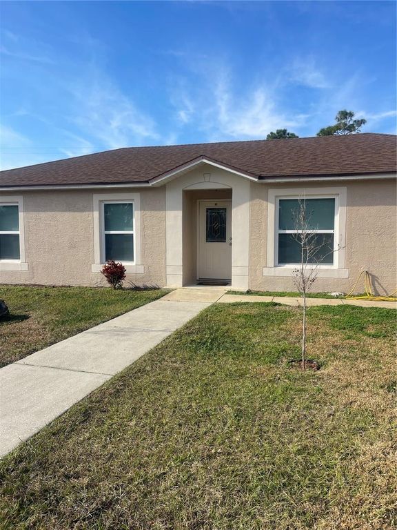 18 STARLING DRIVE, Daytona Beach, FL 32117