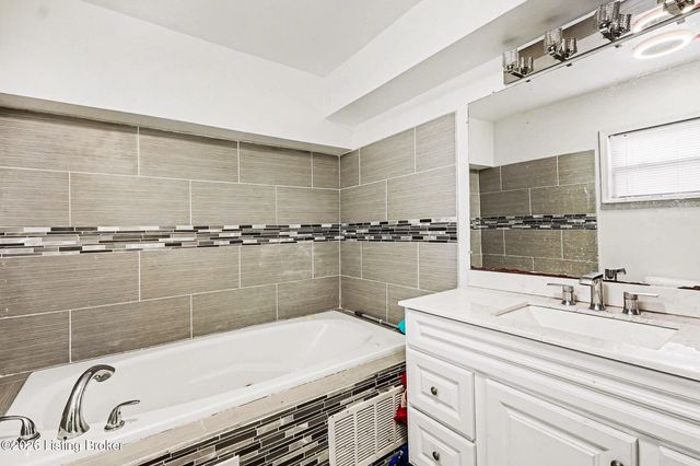 11015 National Turnpike, Louisville, KY 40118