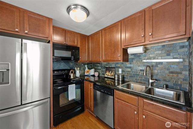 6325 42nd Avenue SW, Seattle, WA 98136
