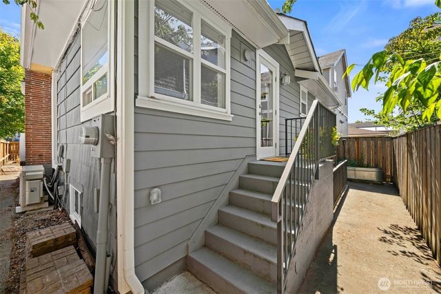 6325 42nd Avenue SW, Seattle, WA 98136