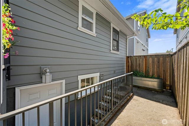 6325 42nd Avenue SW, Seattle, WA 98136