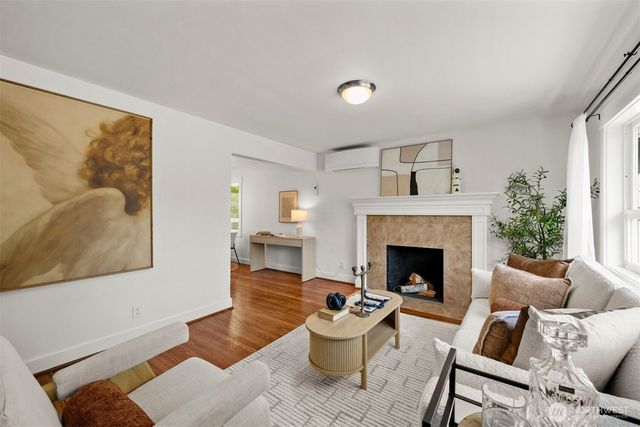 6325 42nd Avenue SW, Seattle, WA 98136