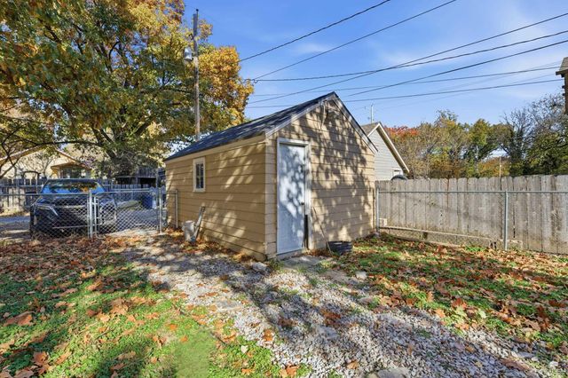 1704 Humboldt Street, Manhattan, KS 66502