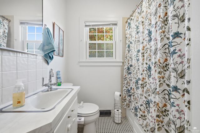 1704 Humboldt Street, Manhattan, KS 66502