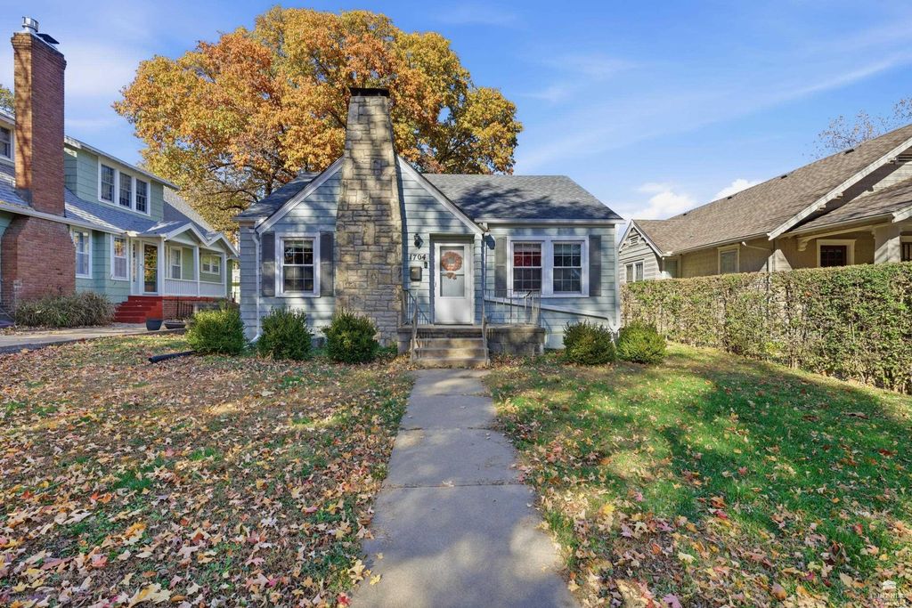 1704 Humboldt Street, Manhattan, KS 66502