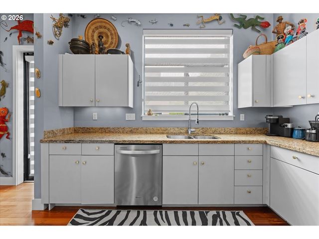 2140 Nw 16th Ave, Portland, OR 97209