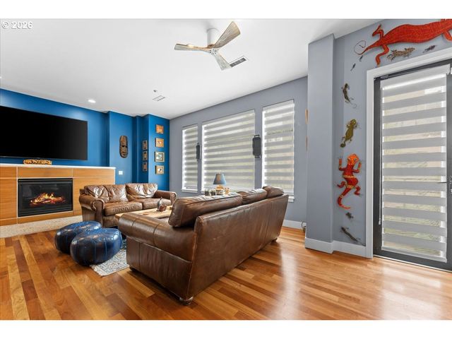 2140 Nw 16th Ave, Portland, OR 97209