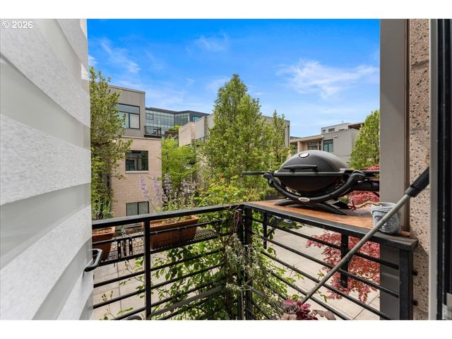 2140 Nw 16th Ave, Portland, OR 97209