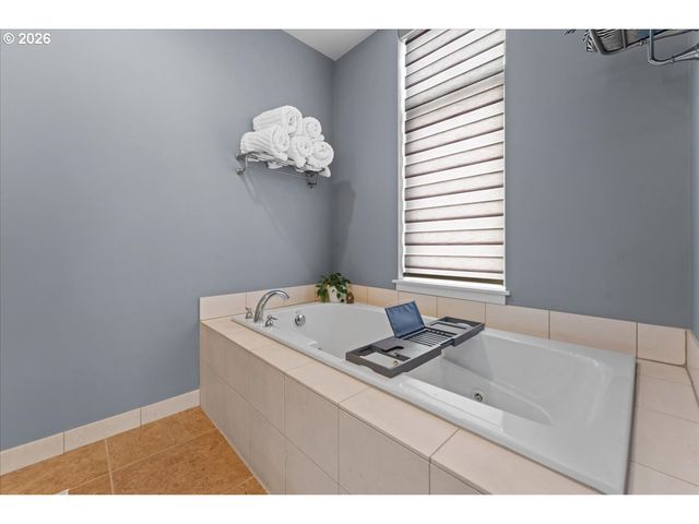 2140 Nw 16th Ave, Portland, OR 97209