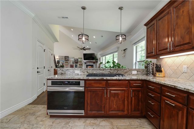 4376 E Troon Drive, Fayetteville, AR 72701