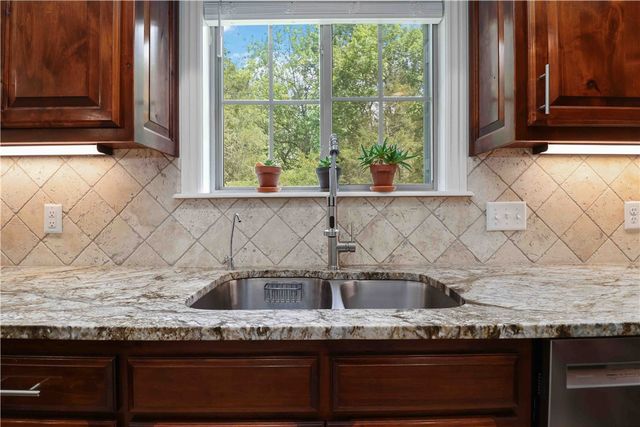 4376 E Troon Drive, Fayetteville, AR 72701
