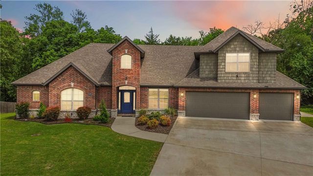 4376 E Troon Drive, Fayetteville, AR 72701