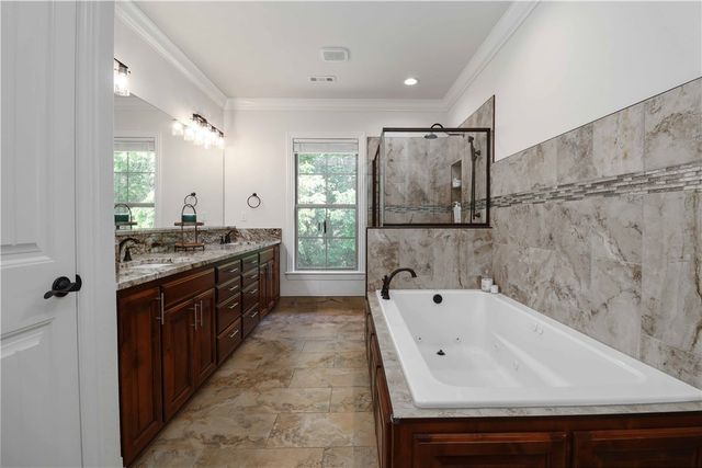 4376 E Troon Drive, Fayetteville, AR 72701