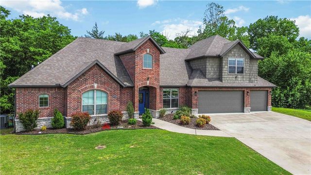 4376 E Troon Drive, Fayetteville, AR 72701