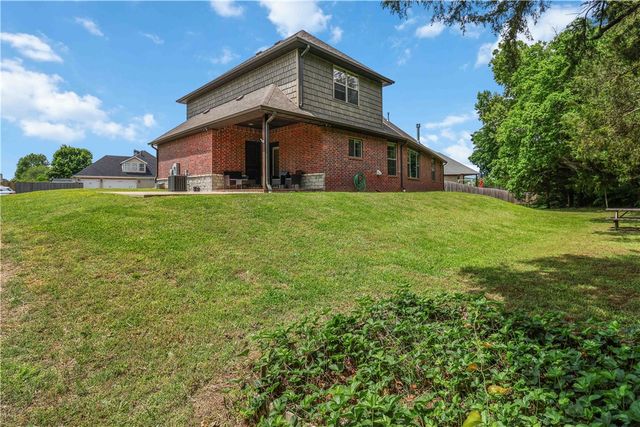 4376 E Troon Drive, Fayetteville, AR 72701