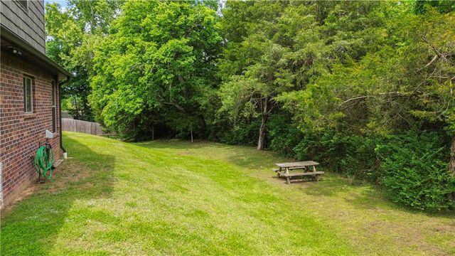 4376 E Troon Drive, Fayetteville, AR 72701