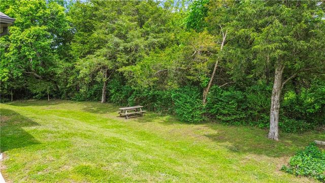 4376 E Troon Drive, Fayetteville, AR 72701