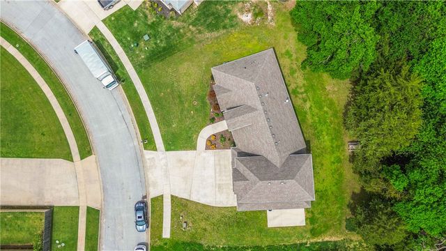 4376 E Troon Drive, Fayetteville, AR 72701