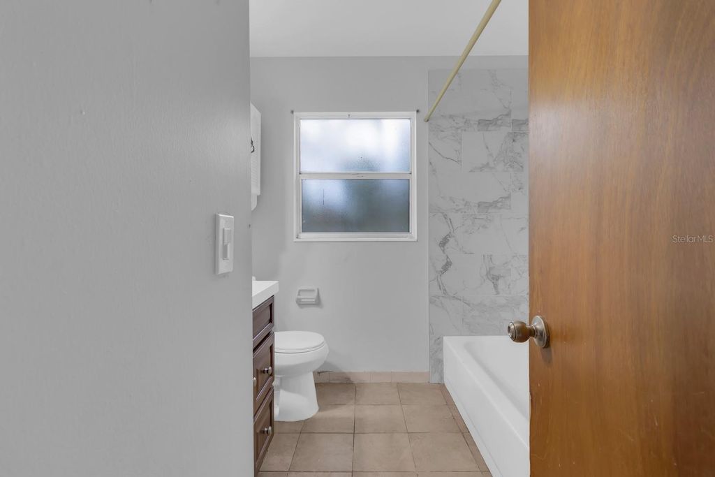 Image 13 of property listing at 1345 S OXALIS AVE, Orlando, FL 32807