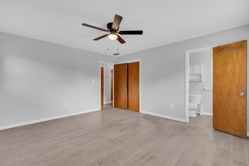 Image 14 of property listing at 1345 S OXALIS AVE, Orlando, FL 32807