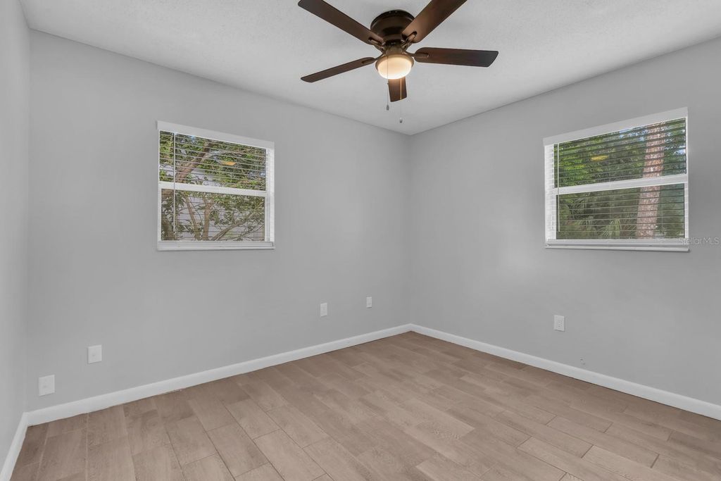 Image 18 of property listing at 1345 S OXALIS AVE, Orlando, FL 32807