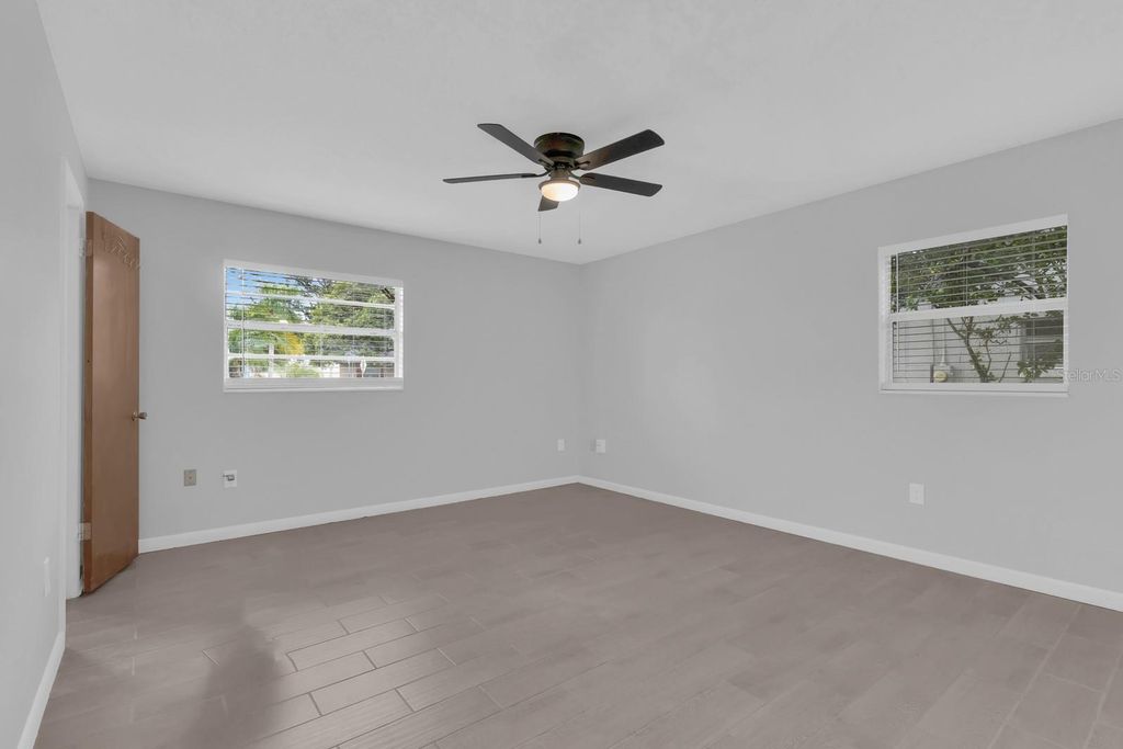 Image 19 of property listing at 1345 S OXALIS AVE, Orlando, FL 32807