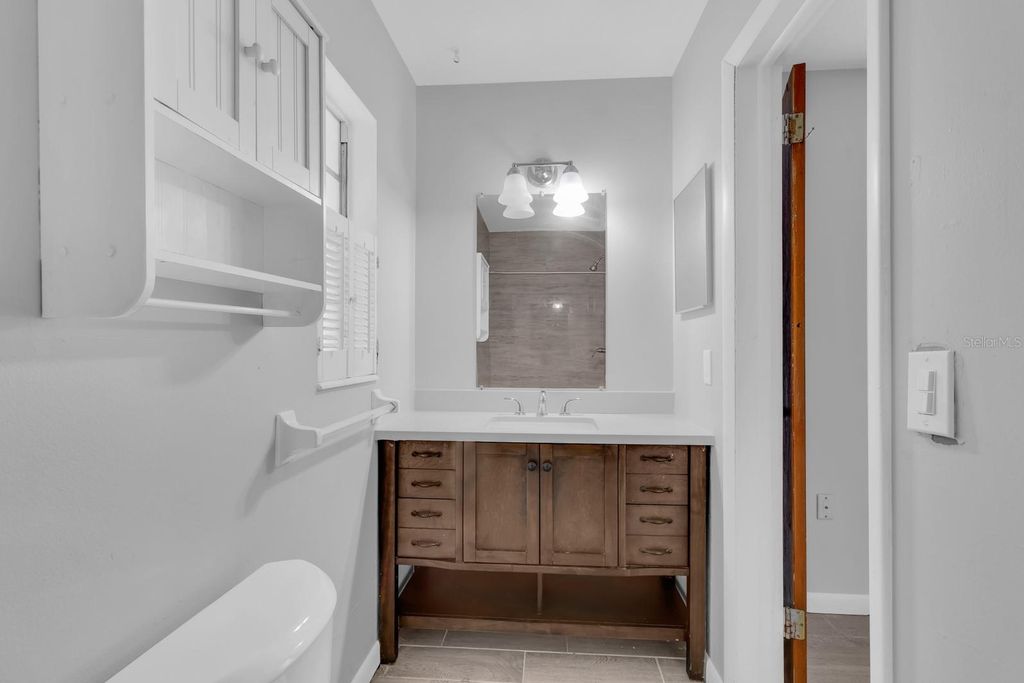 Image 21 of property listing at 1345 S OXALIS AVE, Orlando, FL 32807