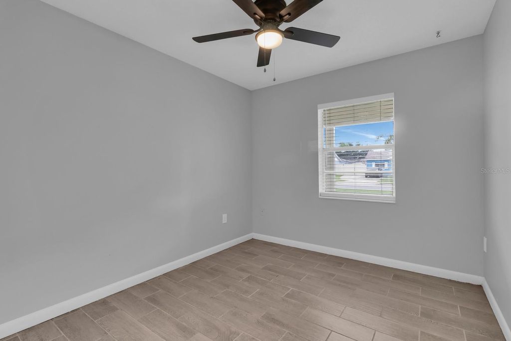 Image 22 of property listing at 1345 S OXALIS AVE, Orlando, FL 32807