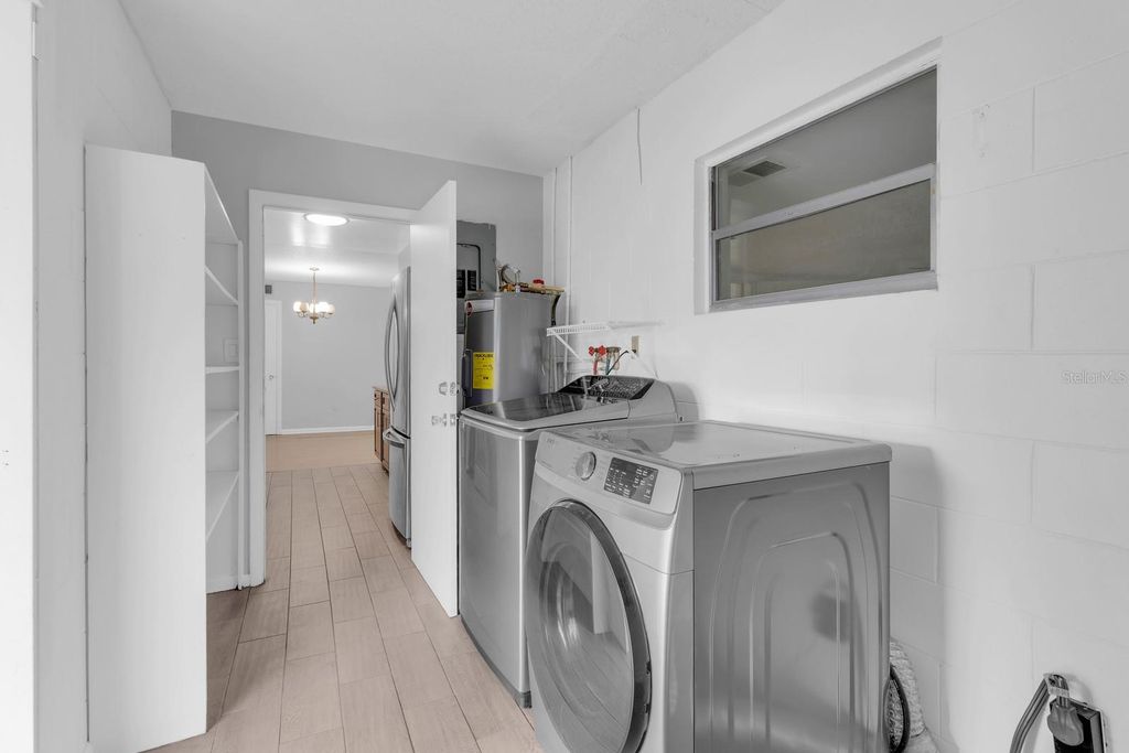 Image 25 of property listing at 1345 S OXALIS AVE, Orlando, FL 32807