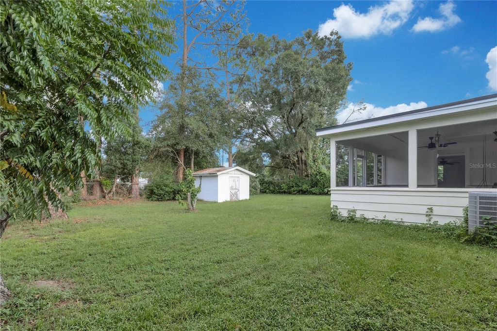Image 30 of property listing at 1345 S OXALIS AVE, Orlando, FL 32807