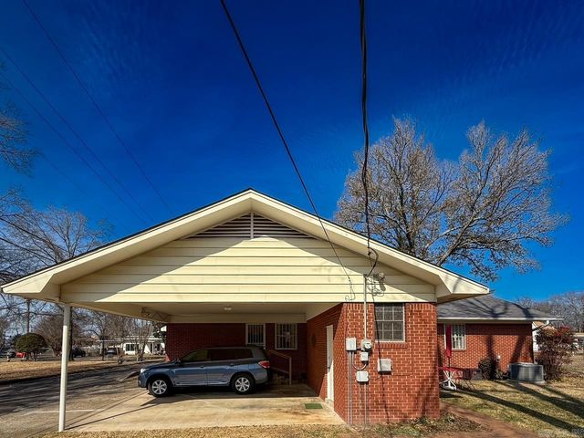 203 Pine Bluff Street, Malvern, AR 72104