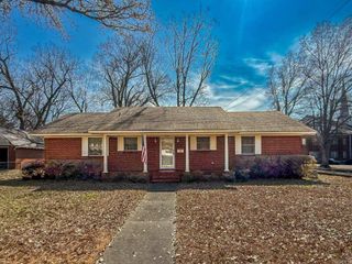 203 Pine Bluff Street, Malvern, AR 72104